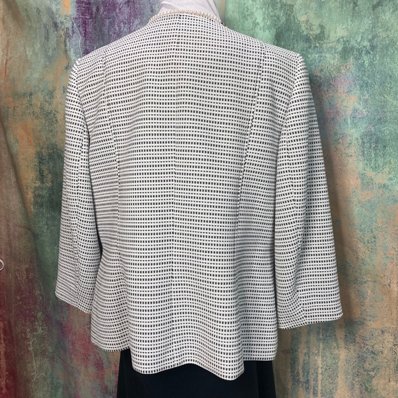 πKasper Classic Black & White Jacket - Picture 2 of 8